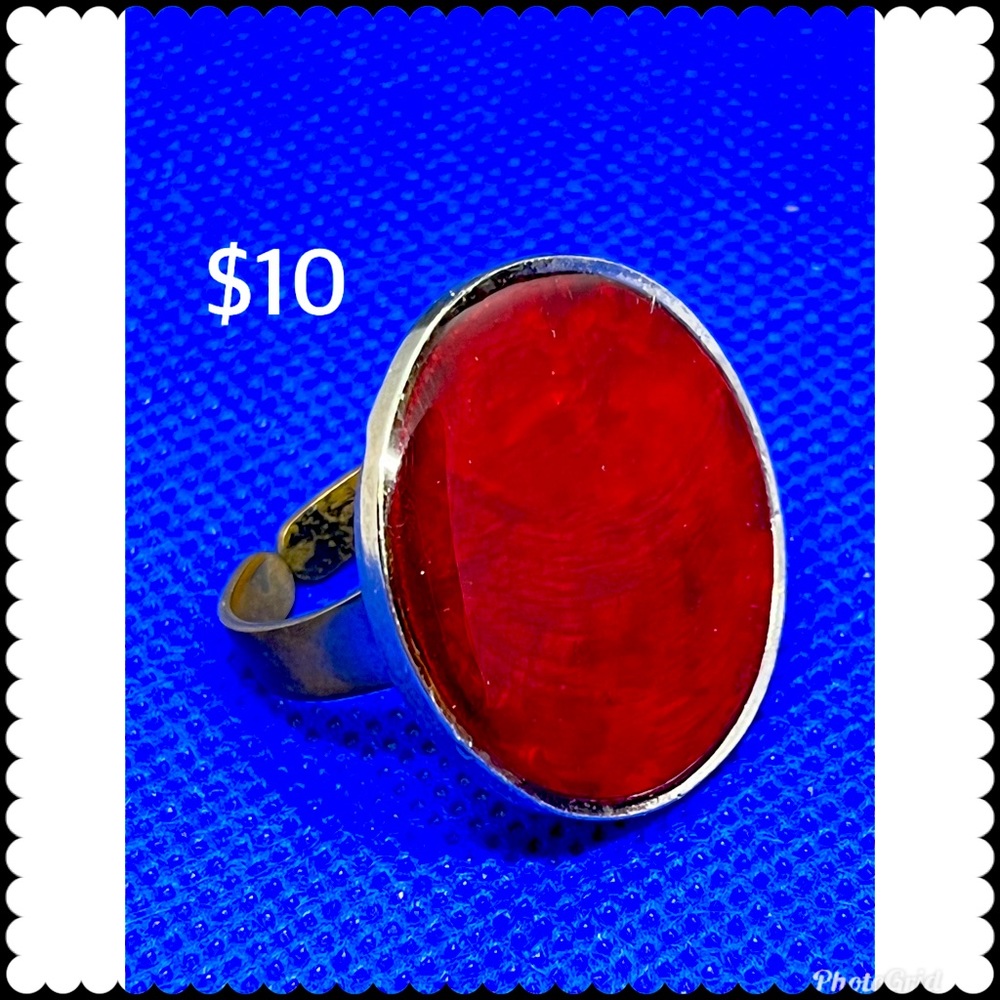 Red circle ring